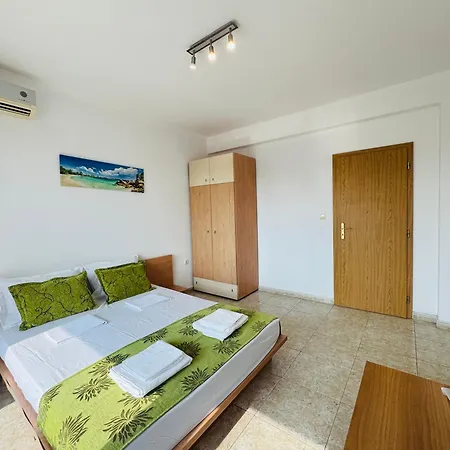 Sunny House 302 Two Bedroom Apartman