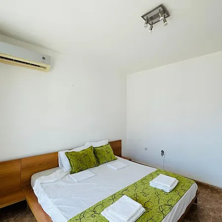 Sunny House 302 Two Bedroom * Napospart
