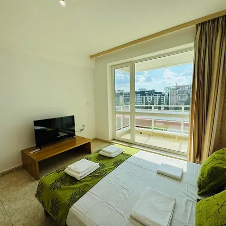 Sunny House 302 Two Bedroom Apartman Napospart